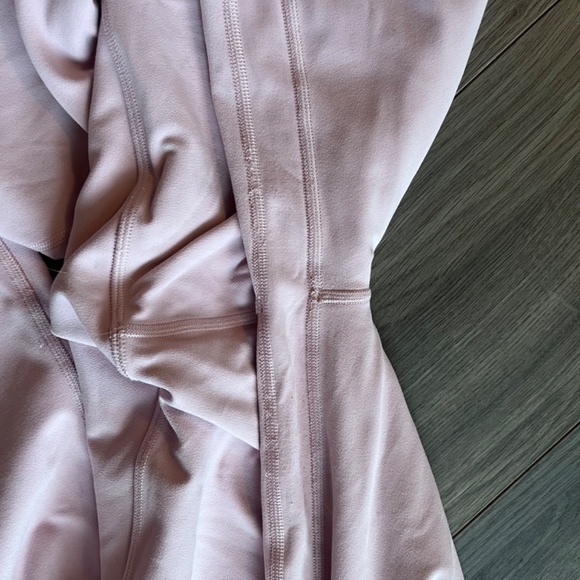 Lululemon align size 10, 28" inseam pink comfy athletic casual - Picture 2 of 3